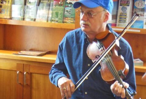 Fiddler Roger Howell
